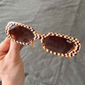 NWOT Quay checkered sunglasses
